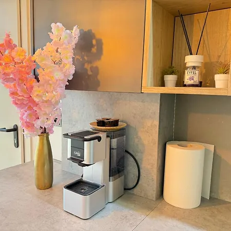 Rentnow Cozy Lev Tolstoi 43b With Balcony Apartament