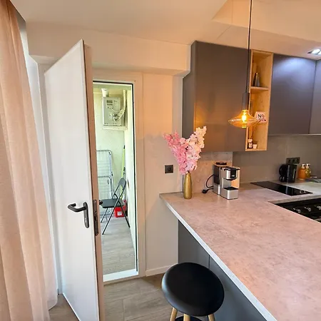 Rentnow Cozy Lev Tolstoi 43b With Balcony