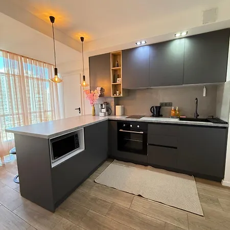 Rentnow Cozy Lev Tolstoi 43b With Balcony *