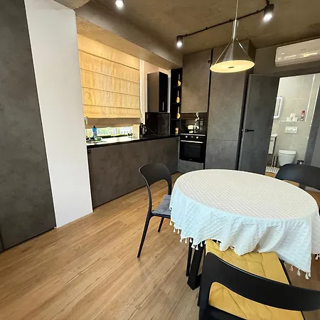 Rentnow Cozy Lev Tolstoi 43b With Balcony Apartament