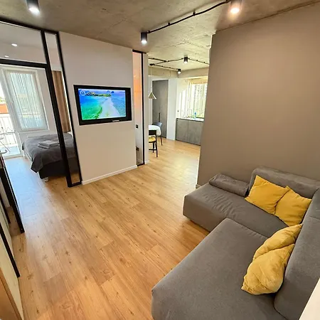 Rentnow Cozy Lev Tolstoi 43b With Balcony Apartament *