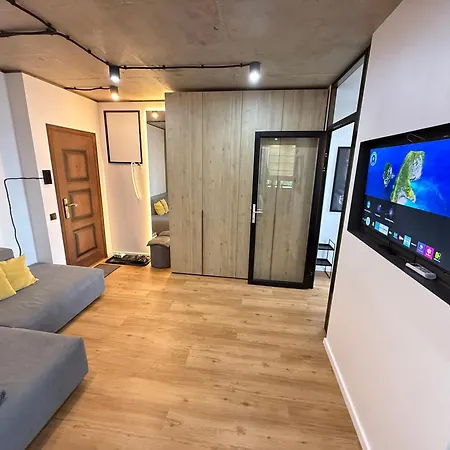 Rentnow Cozy Lev Tolstoi 43b With Balcony *
